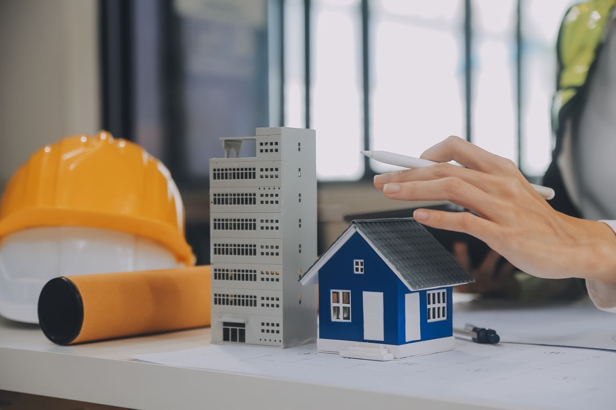 Real estate crowdfunding benefits for investors and property portfolio growth